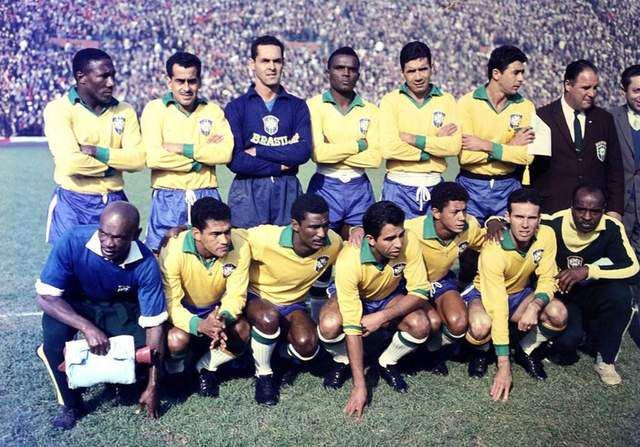 巴西足球史上十位最伟大的巨星，贝利第一，罗纳尔多能排第二吗(2)
