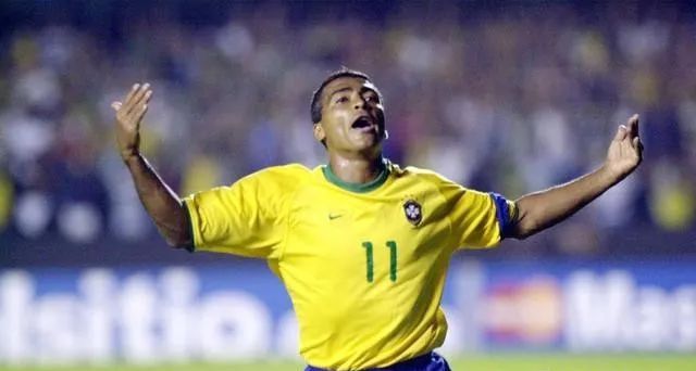 巴西足球史上十位最伟大的巨星，贝利第一，罗纳尔多能排第二吗(23)