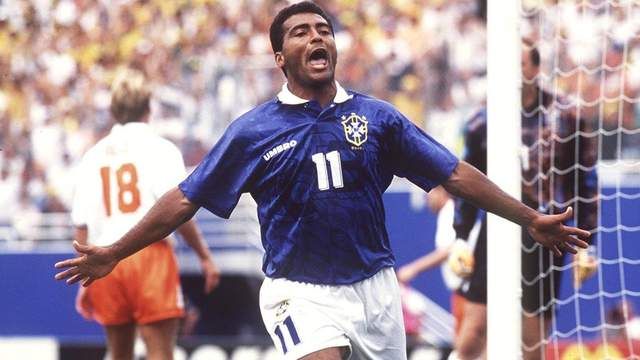 巴西足球史上十位最伟大的巨星，贝利第一，罗纳尔多能排第二吗(24)