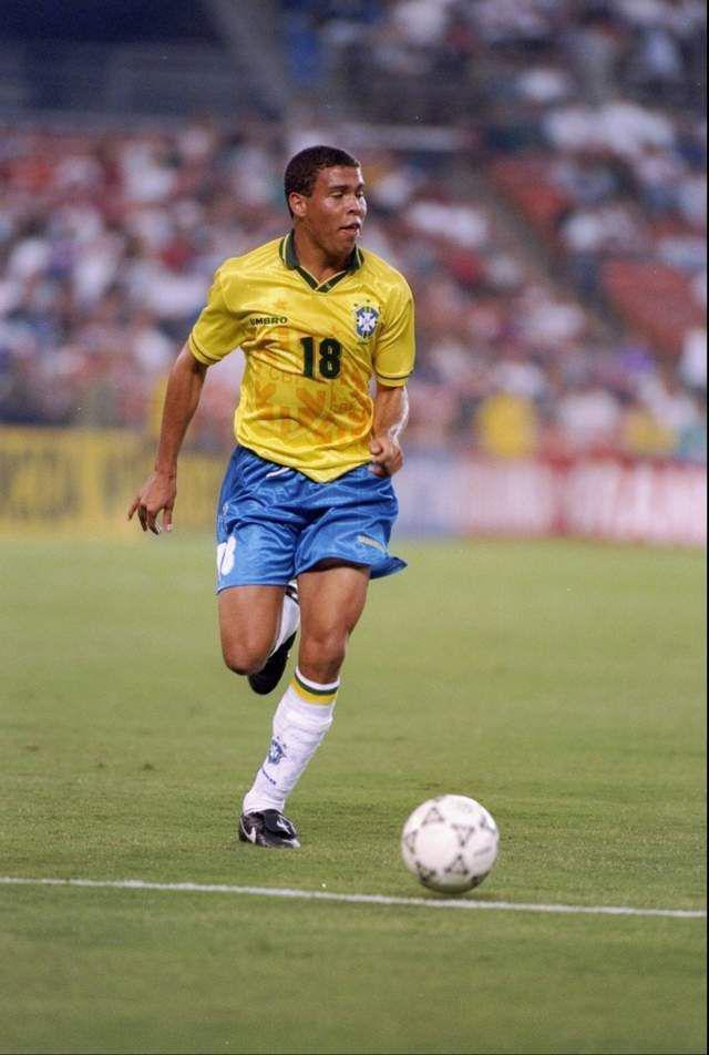 巴西足球史上十位最伟大的巨星，贝利第一，罗纳尔多能排第二吗(59)
