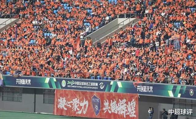 点赞！中国足球的希望：云南玉昆为球迷开高铁专列，免费送票！(4)