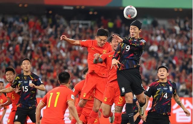 闹大了！韩媒评价中国足球属于亚洲三流，进不了前十，评论区笑死(7)
