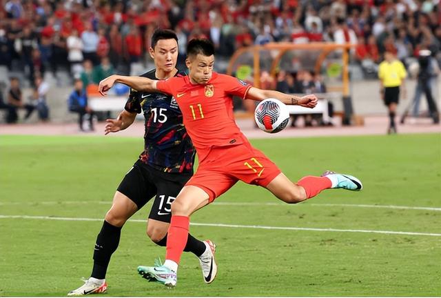 闹大了！韩媒评价中国足球属于亚洲三流，进不了前十，评论区笑死(8)