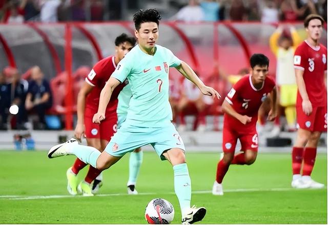 闹大了！韩媒评价中国足球属于亚洲三流，进不了前十，评论区笑死(15)
