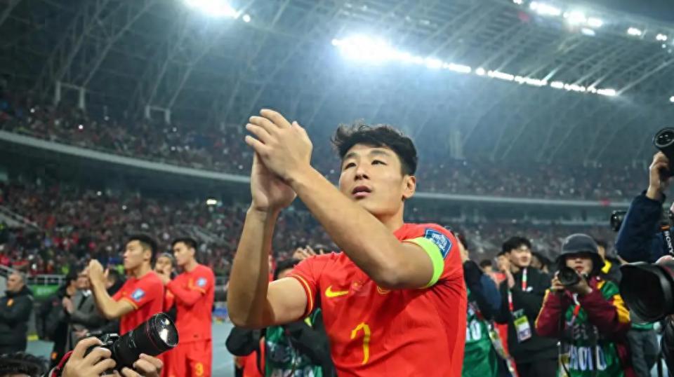 中国足球越来越差，如果靠归化能提高国足水平吗？(1)