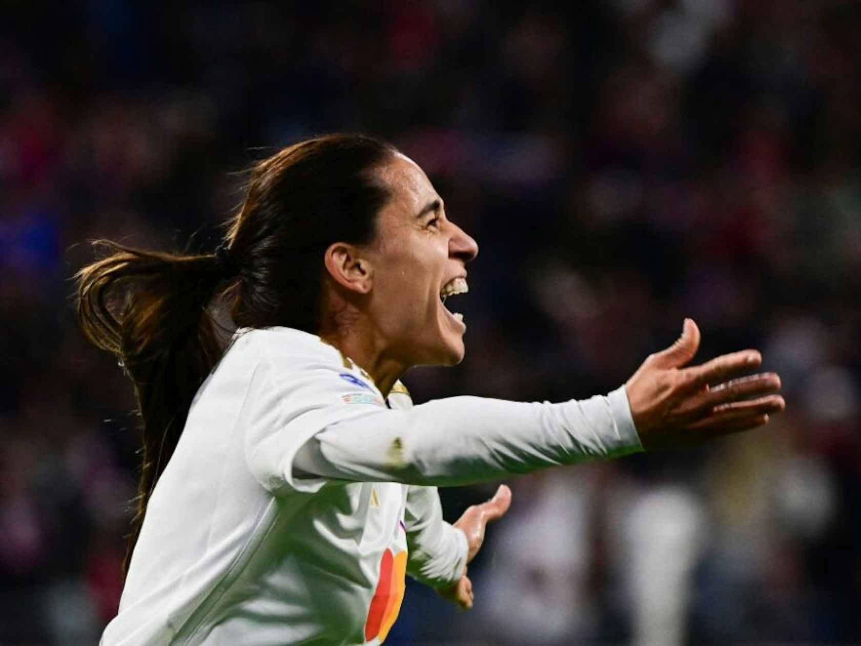 里昂女足逆转巴黎圣日耳曼晋级欧冠半决赛
