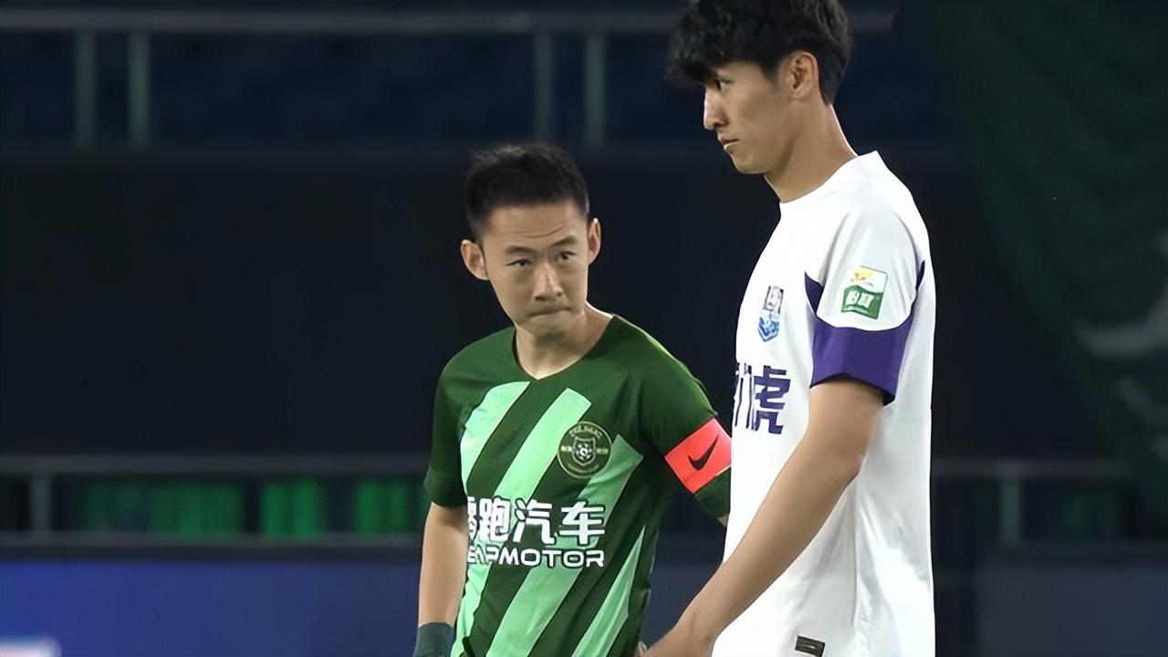 李铁倒塌后 日韩世界杯现役教练 最高光无疑是于根伟了(4)